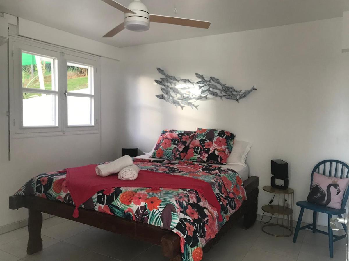 Bel appartement privé, magnifique vue sur la mer des Caraibes et jardin clos, WiFi, à 2mn de la plage Sainte-Luce Extérieur photo