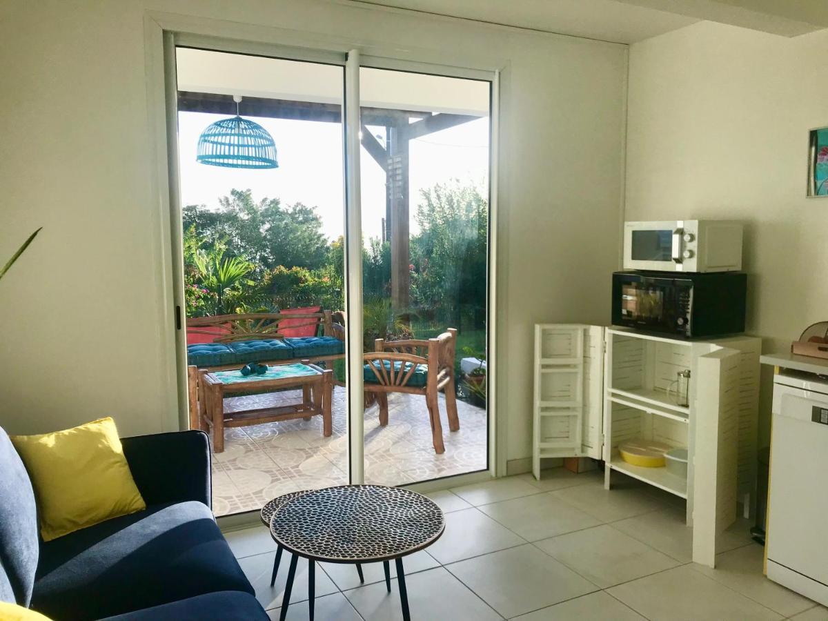 Bel appartement privé, magnifique vue sur la mer des Caraibes et jardin clos, WiFi, à 2mn de la plage Sainte-Luce Extérieur photo