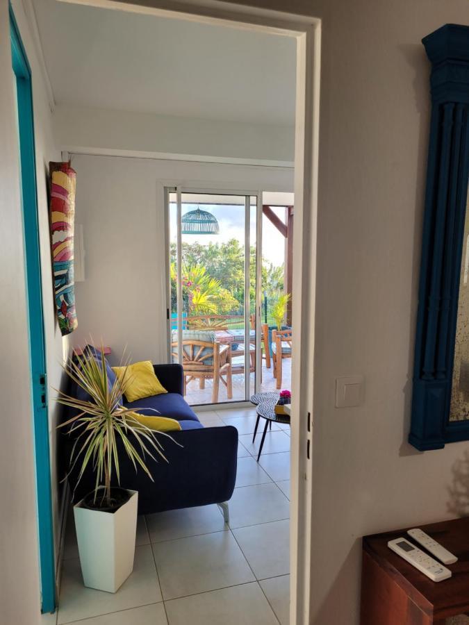 Bel appartement privé, magnifique vue sur la mer des Caraibes et jardin clos, WiFi, à 2mn de la plage Sainte-Luce Extérieur photo